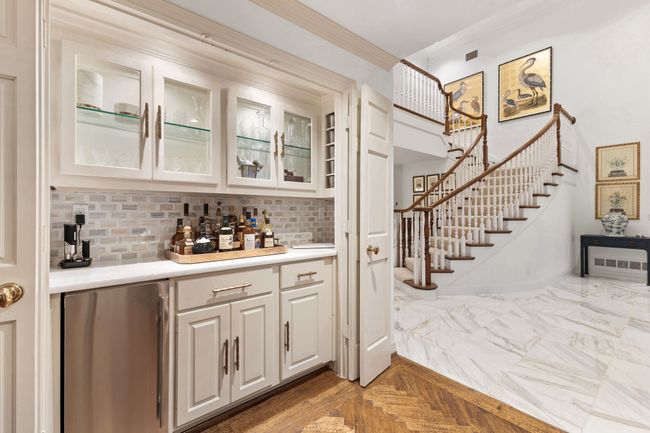Updated bar with quartz and glass display | Image 9