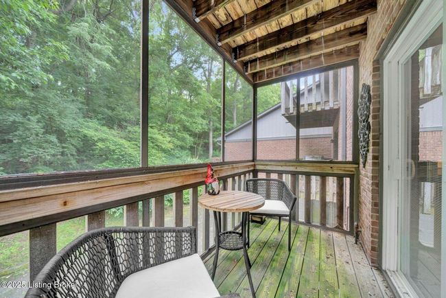 5503 Forest Lake Dr, Condo with 2 bedrooms, 3 bathrooms and null parking in Prospect KY | Image 19