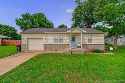 425 W 10th St, Chelsea, OK, 74016-1643 | Card Image