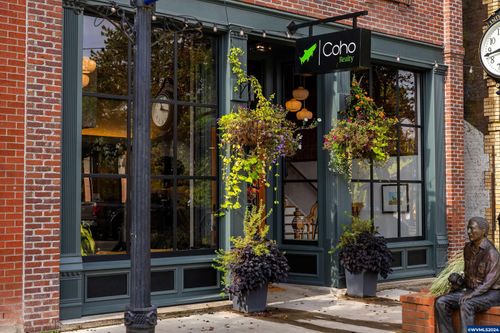 144 S Main St, Independence, OR, 97351-2005 | Card Image