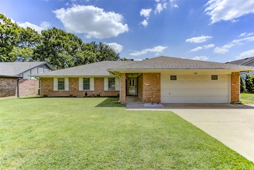 1012 Purdue Dr, Arlington, TX, 76012-5343 | Card Image