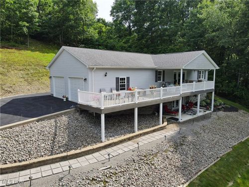 47688 Tomahawk Drive, Negley, OH, 44441 | Card Image