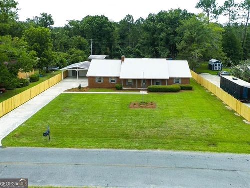 133 English St, Douglas, GA, 31535-7033 | Card Image