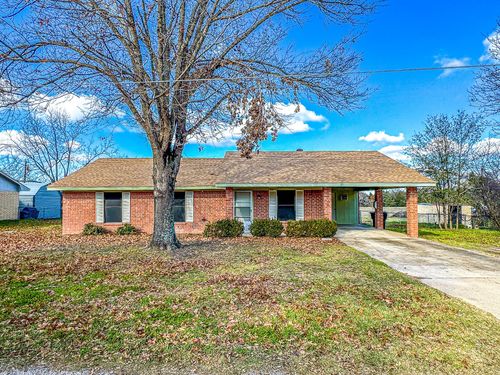 102 Hullum Dr, Teague, TX, 75860-9673 | Card Image