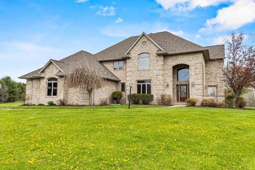 W7828 Hillview Road, Greenville, WI, 54944 | Card Image