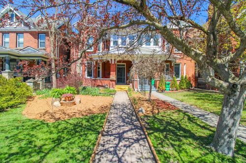 210 Mcdonnel St, Peterborough, ON, K9H2V9 | Card Image
