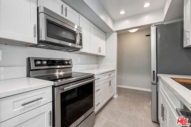 APT-418 - 906 N Doheny Dr, Condo with 1 bedrooms, 1 bathrooms and 1 parking in West Hollywood CA | Image 13