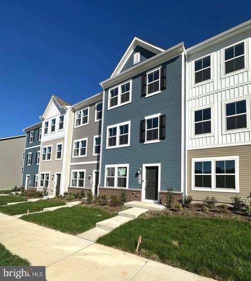 324 Watercourse Dr, RANSON, WV, 25438-4006 | Card Image