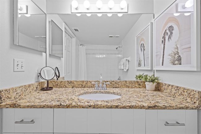 primary ensuite | Image 16