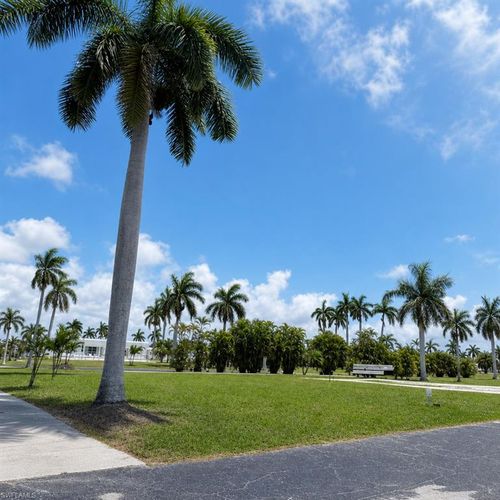 90 Sycamore Ln, FORT MYERS, FL, 33908-3009 | Card Image