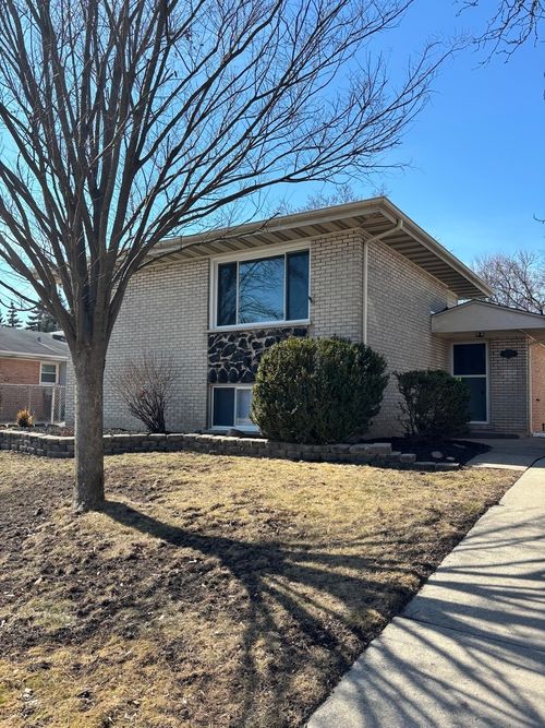 16456 George Dr, Oak Forest, IL, 60452-4210 | Card Image