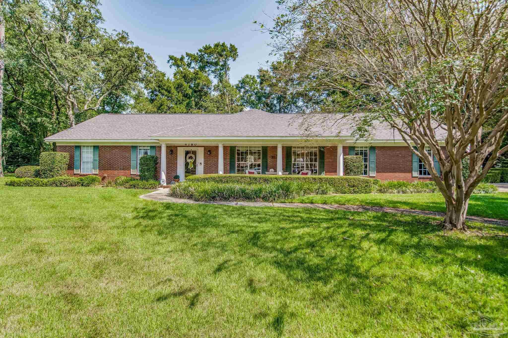 Casenave , Pensacola, FL 32504