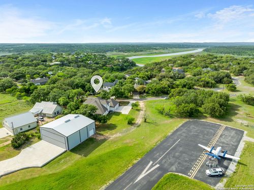 135 Bedford Dr, Spicewood, TX, 78669-3082 | Card Image