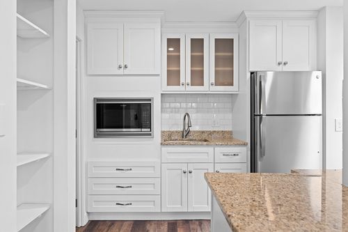 apt-310-35 Desmoines Rd, Quincy, MA, 02169-8700 | Card Image