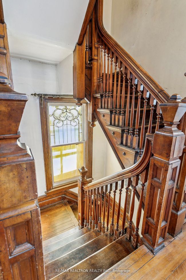 177 Dowling Ave, House other with 8 bedrooms, 3 bathrooms and 2 parking in Toronto ON | Image 19