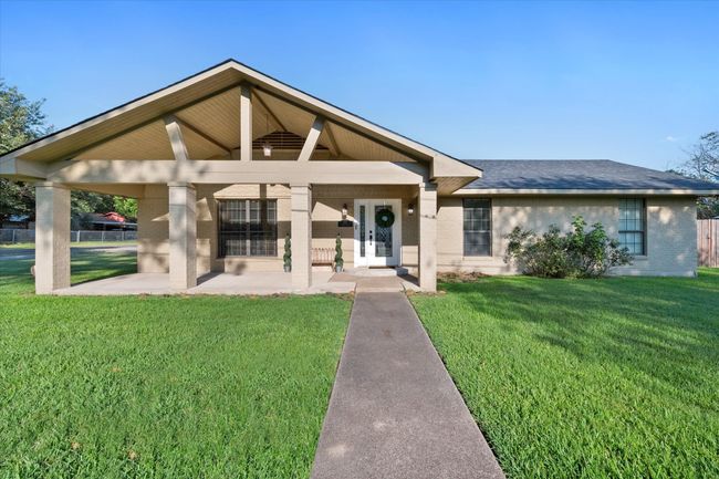 501 N Mount St, House other with 3 bedrooms, 3 bathrooms and null parking in Fairfield TX | Image 37