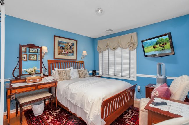 A guest Bedroom. | Image 19