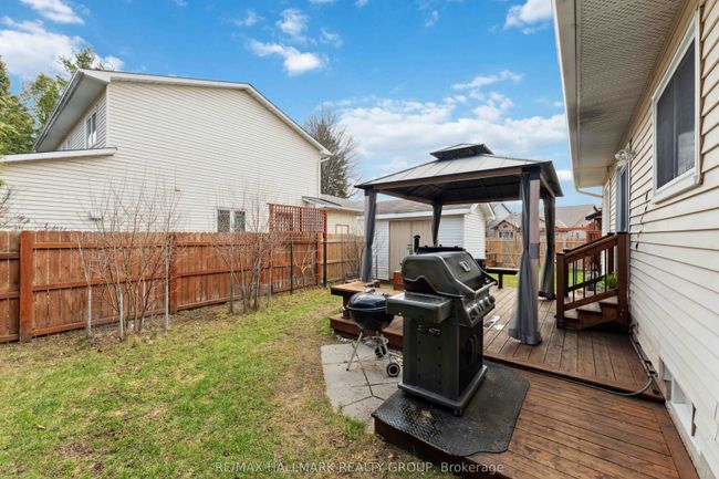 1426 Larkhaven Cres, House other with 3 bedrooms, 4 bathrooms and 4 parking in Orleans ON | Image 34