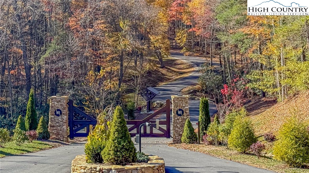 Land in Deep Gap 2