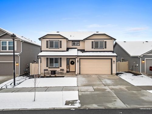 19537 E E 3rd Ln, Greenacres, WA, 99016 | Card Image