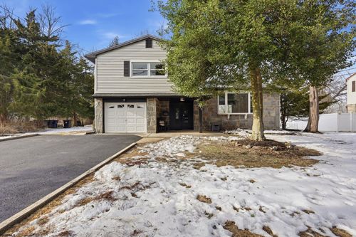 323 Parry Rd Road, Cinnaminson, NJ, 08077 | Card Image