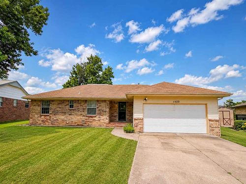 1522 Hanson Cir, Stillwater, OK, 74075-8201 | Card Image