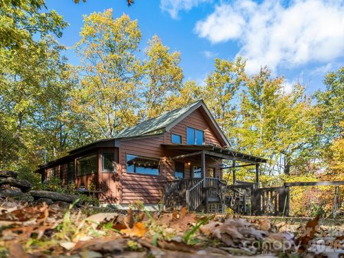 121 Pairofdice Way, Lake Lure, NC, 28746-8300 | Card Image