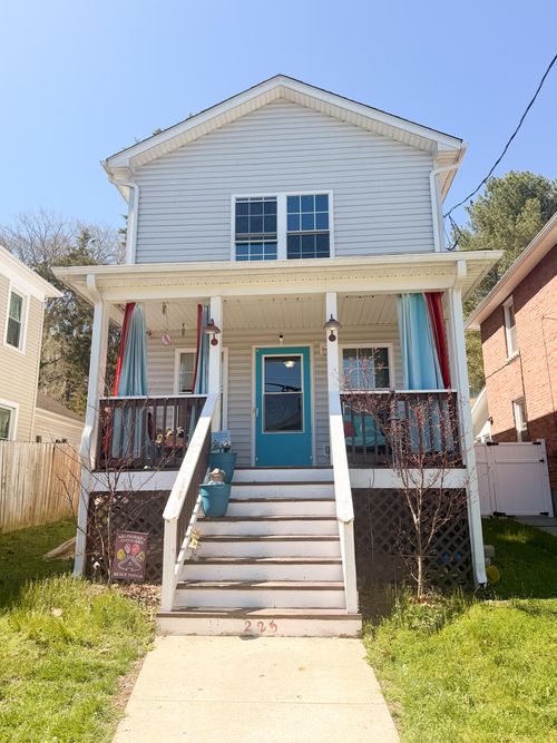 225 Roxbury St, Clifton Forge, VA, 24422-1233 | Card Image