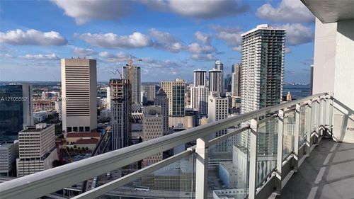 3907-90 Sw 3rd St, Miami, FL, 33130-4068 | Card Image