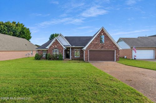 9158 Lakeside Dr, Olive Branch, MS, 38654-1516 | Card Image