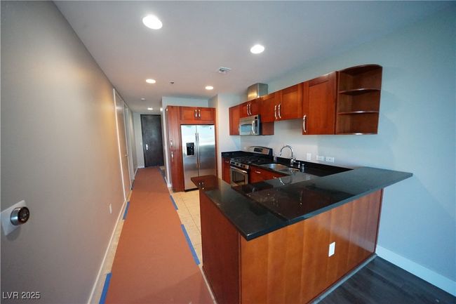 UNIT-804 - 4525 Dean Martin Dr, Condo with 2 bedrooms, 2 bathrooms and null parking in Las Vegas NV | Image 12