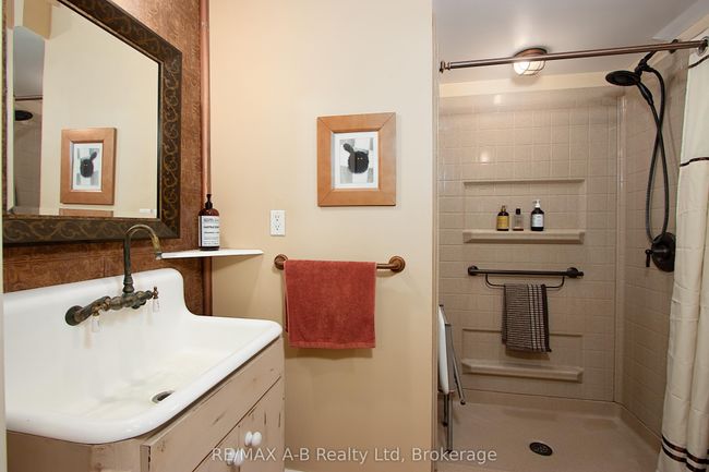 12096 Gale Rd, House other with 5 bedrooms, 4 bathrooms and 10 parking in Middlesex Centre ON | Image 33