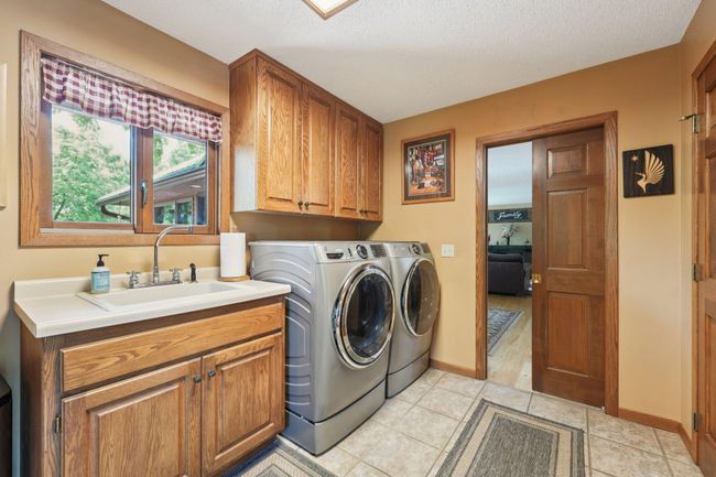 46-web-or-mls-Barnes Ave-0306-046.jpg | Image 23