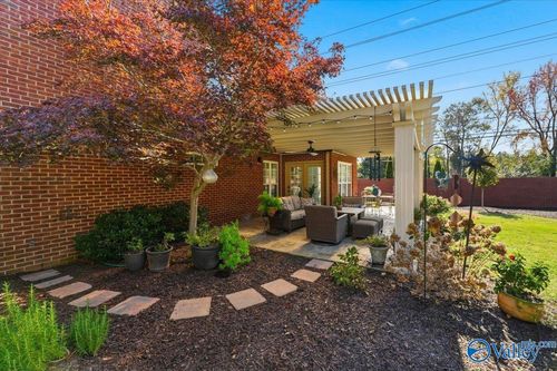 2901 Merwin Dr Se, Owens Cross Roads, AL, 35763-8499 | Card Image