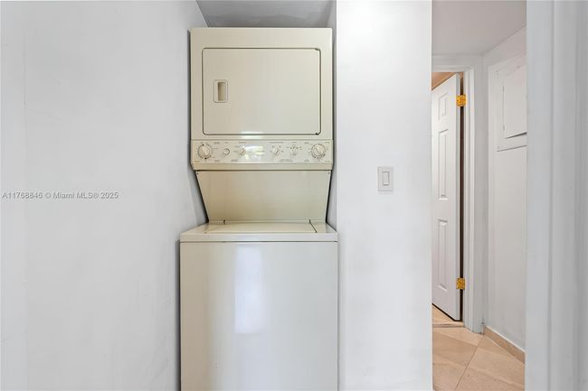 2B - 77 Crandon Blvd, Condo with 1 bedrooms, 2 bathrooms and null parking in Key Biscayne FL | Image 31