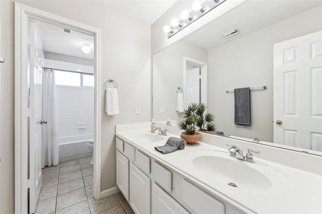 11405 Starlight Bay St, House other with 5 bedrooms, 4 bathrooms and 3 parking in Pearland TX | Image 23