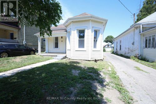 8 Erie St, Saint Thomas, ON, N5R2M5 | Card Image