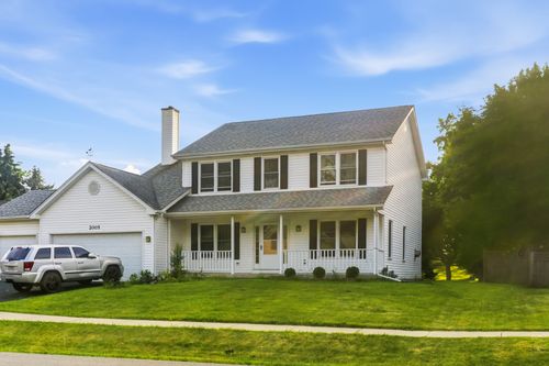 2005 Red Barn Rd, Woodstock, IL, 60098-6914 | Card Image