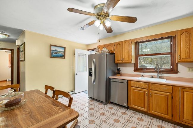 6 Saint Peters Ln, House other with 3 bedrooms, 3 bathrooms and 4 parking in Gloucester MA | Image 16