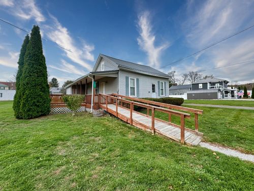 106 School St, Bellville, OH, 44813-1036 | Card Image