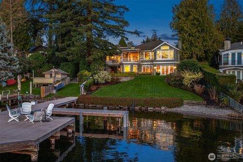 8901 Ne 36th St, Yarrow Point, WA, 98004-1238 | Card Image