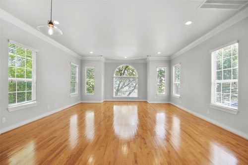 1602 Colorado St, Houston, TX, 77007-4013 | Card Image