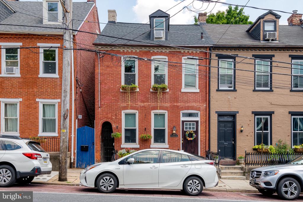 Mulberry St, Lancaster, PA 17603