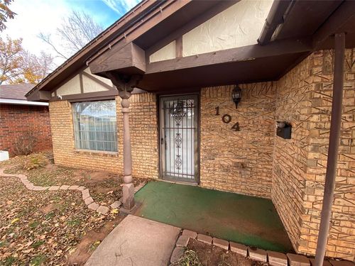 104 Brian Rd, Elk City, OK, 73644-5334 | Card Image