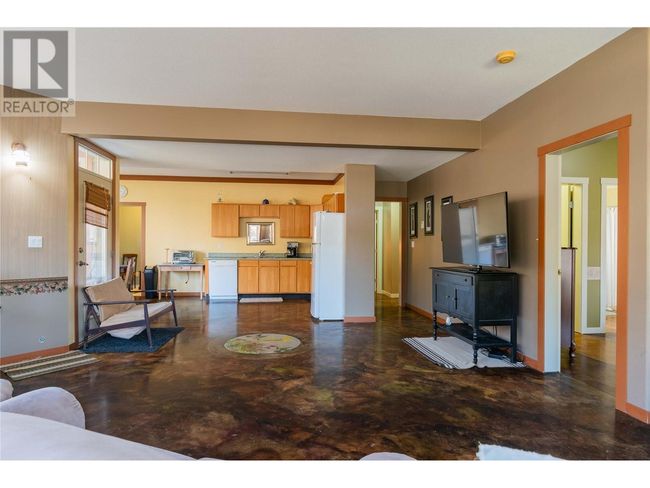 250 1 St Ave, House other with 3 bedrooms, 5 bathrooms and 3 parking in Kootenay Boundary BC | Image 49