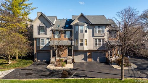 224 Willis Ave, Royal Oak, MI, 48067-1780 | Card Image