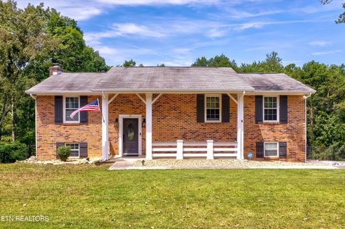 8225 Cricket Rd, Powell, TN, 37849-3926 | Card Image