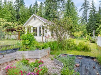 1521 Hearst Ave, House other with 2 bedrooms, 1 bathrooms and null parking in Riondel BC | Image 1