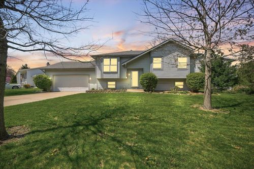 1809 Peachtree Dr, Valparaiso, IN, 46383 | Card Image