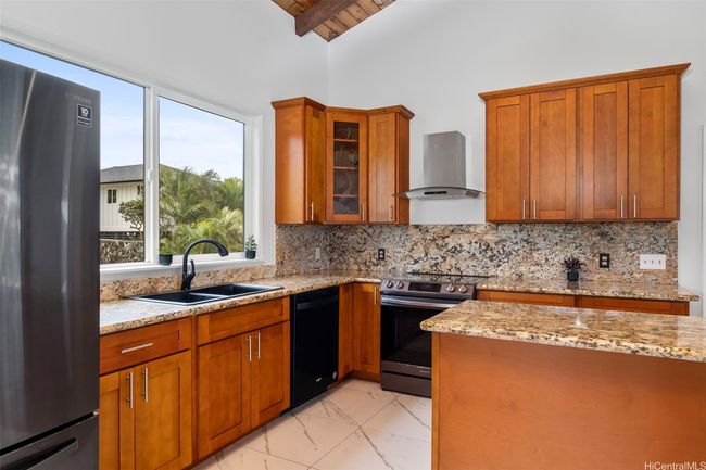 B - 44-279 Kaneohe Bay Dr, House other with 4 bedrooms, 3 bathrooms and 3 parking in Kaneohe HI | Image 7